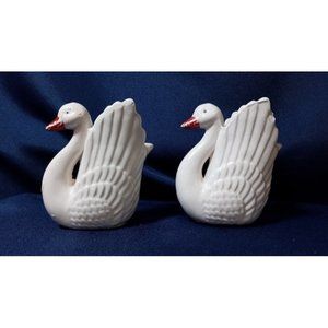 Vintage Made in Japan Porcelain Swan Salt and Pepper Shakers‎ -CHIPS